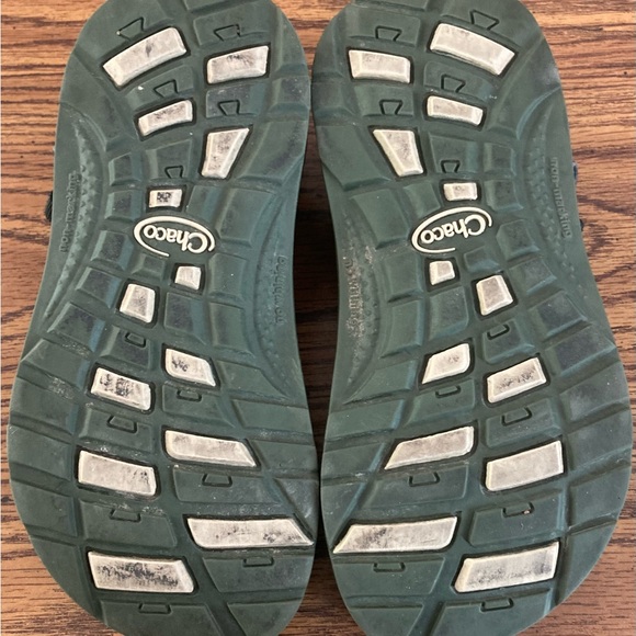 Kids Chaco camo sandal size12 - Picture 4 of 5